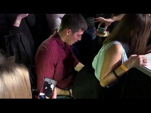 ❤️ Echter Sex in einem russischen Nachtclub. 18-jährige russische Mädchen in den Anus und Vagina gefickt in einem Nachtclub ☑ Hard porn bei de.it-com.top ❌