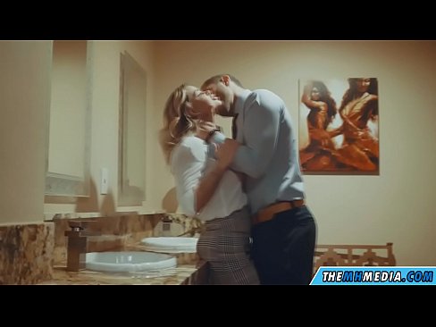 ❤️ Wenn eine vollbusige Blondine dich in einer öffentlichen Toilette verführt ☑ Hard porn bei de.it-com.top ❌